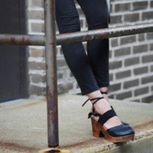 Free People Belmont leather clogs